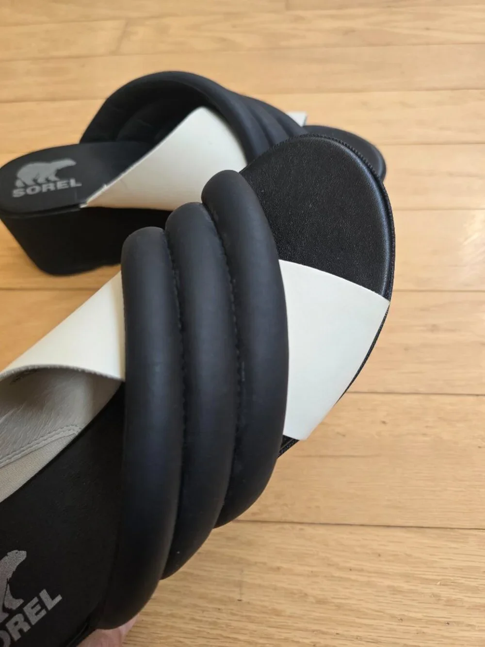 Sorel | Cameron Flatform Puff 'Black Sea Salt' platform sandals | WMS 9.5 - Picture 4 of 10